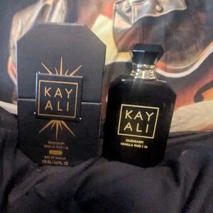 Vanilla Oud Perfume - Black and Gold
